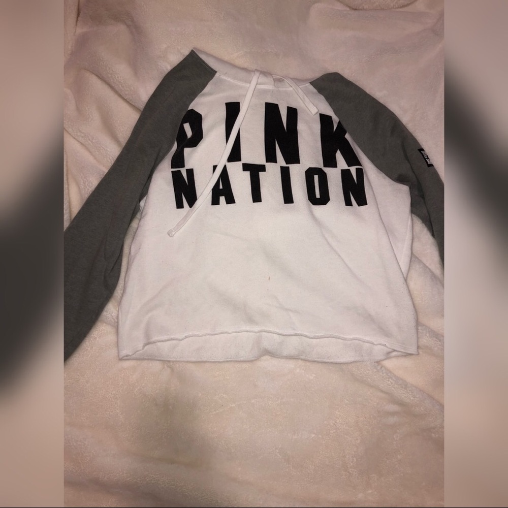 PINK Hoodie🖤🤍